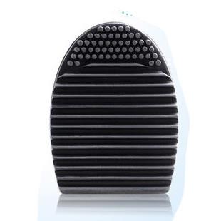 The Amazing Makeup Brush Cleaner | Bowlift